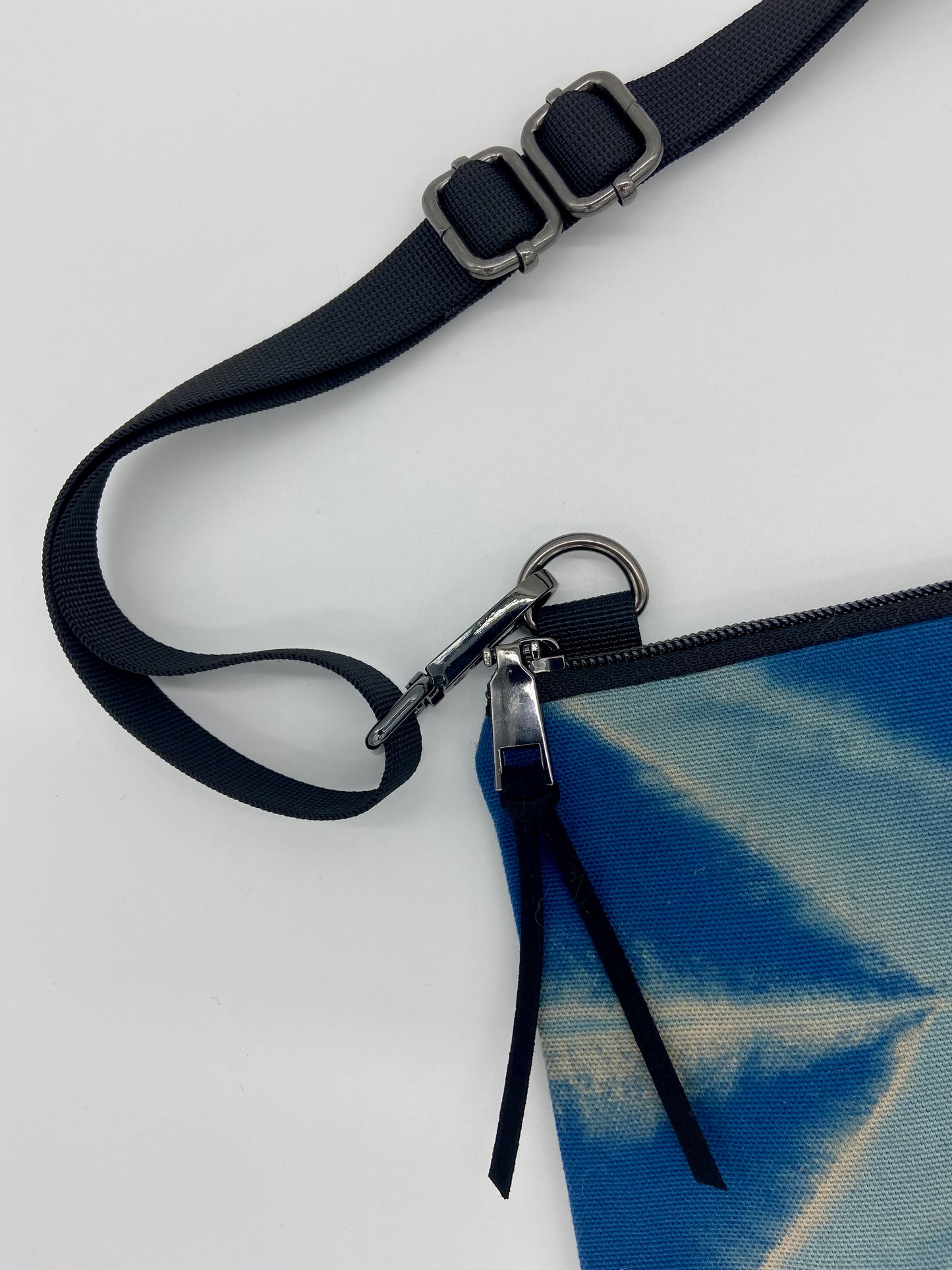 blue shoulder bag